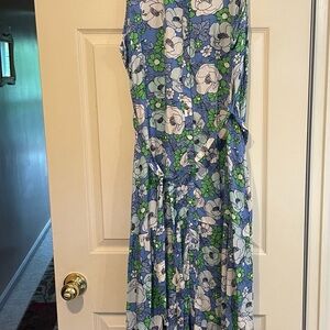 Croft and Barrow maxi Floral Blue and Green Women's Dress. Sash belt.